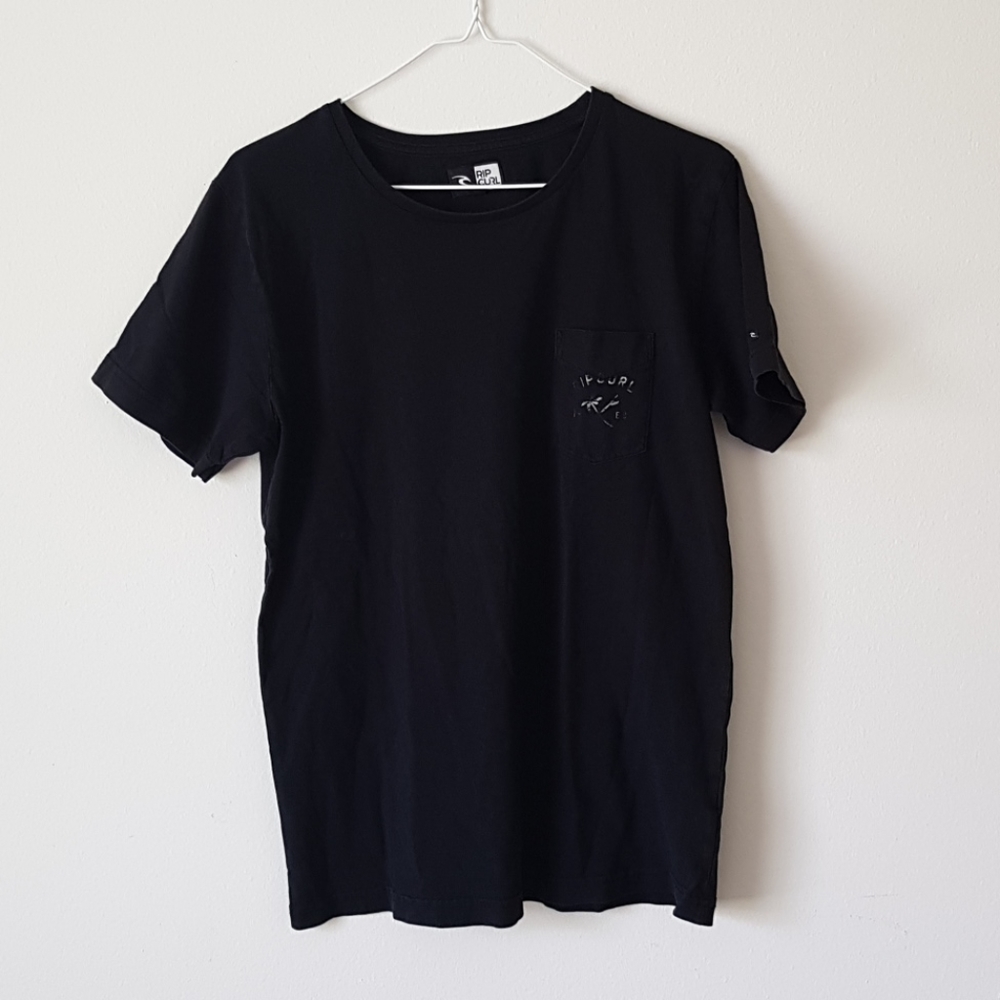2/10$Black Ripcurl tshirt short sleeve with pocket